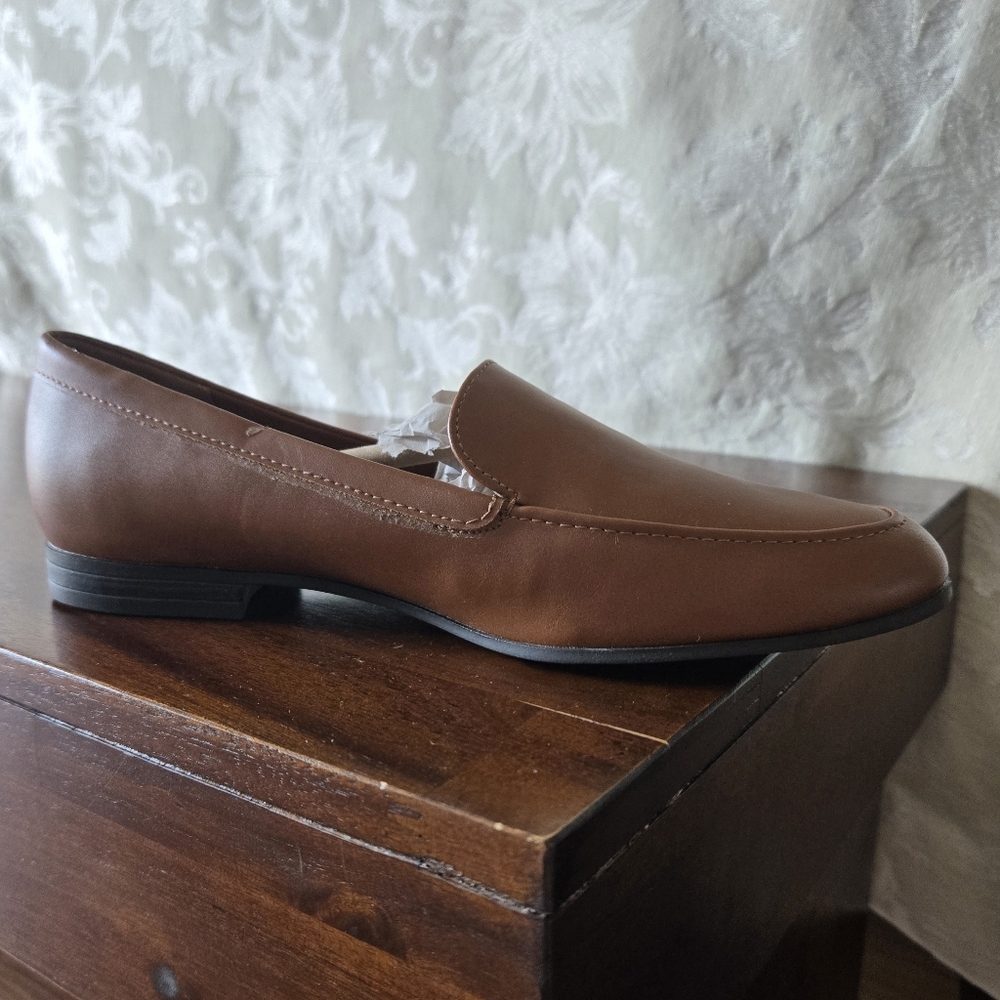 Liz Claiborne Heeled Loafers (Brown)